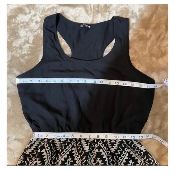 Indulge black and white geometric pattern sleeveless side slit Maxi Dress - Picture 7 of 11